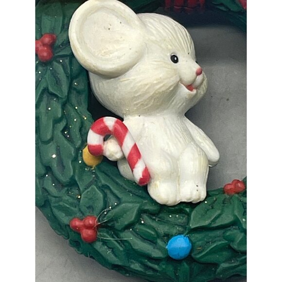 vintage Christmas ornament 1991 Rennoc mouse reaf holiday cany chain green READ - Picture 3 of 7